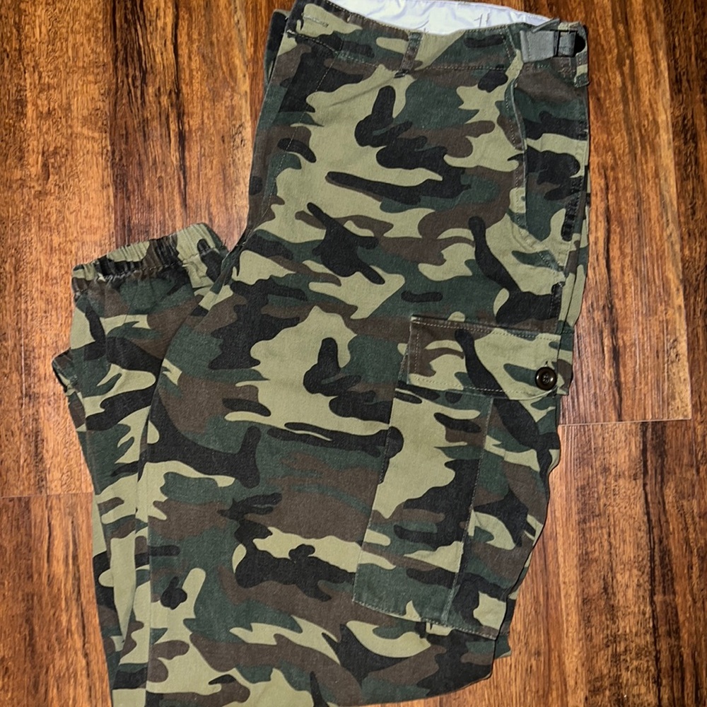 Cadet Kim- oversized Camo pants/ Fashion nova 2x